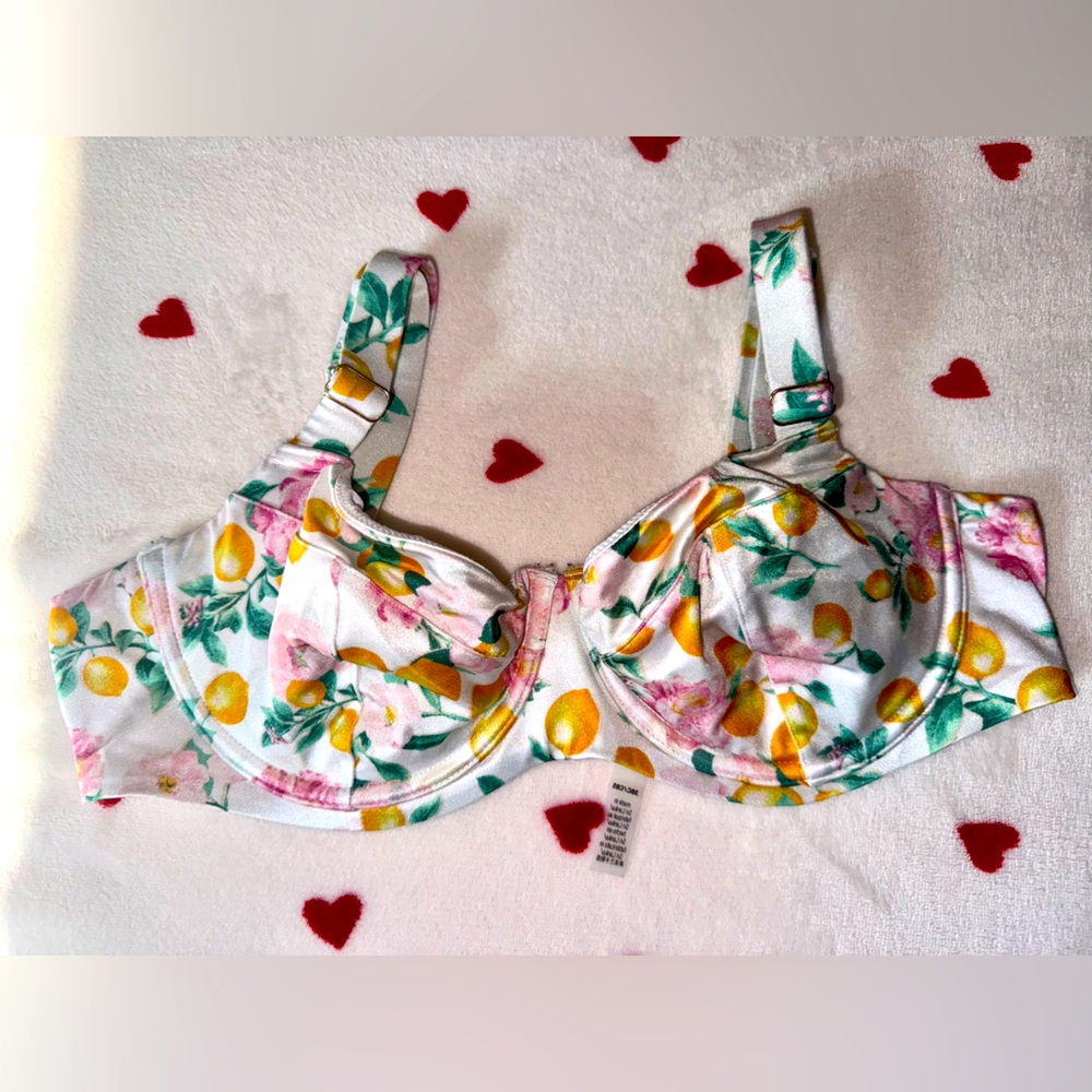 Victoria’s Secret Essential Wicked Bikini Top - 38C